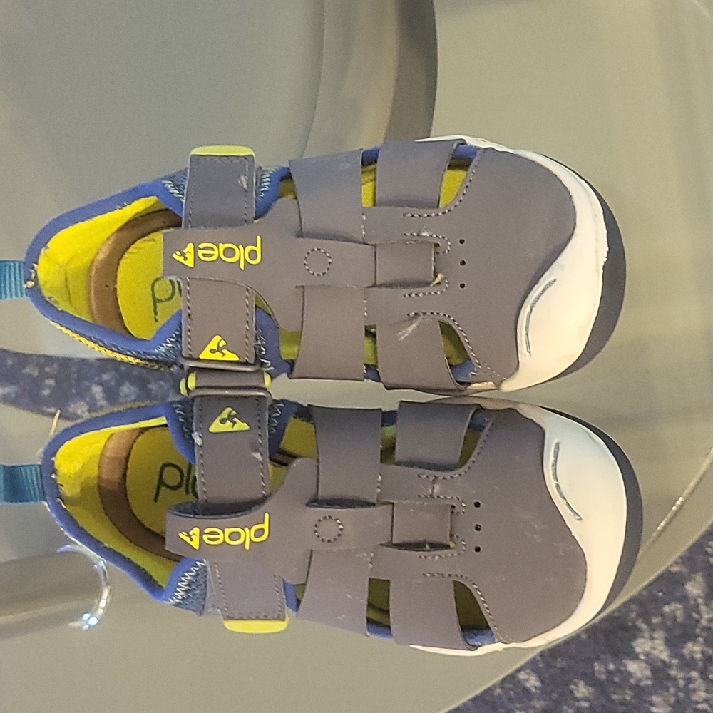 Plae shoes/sandals